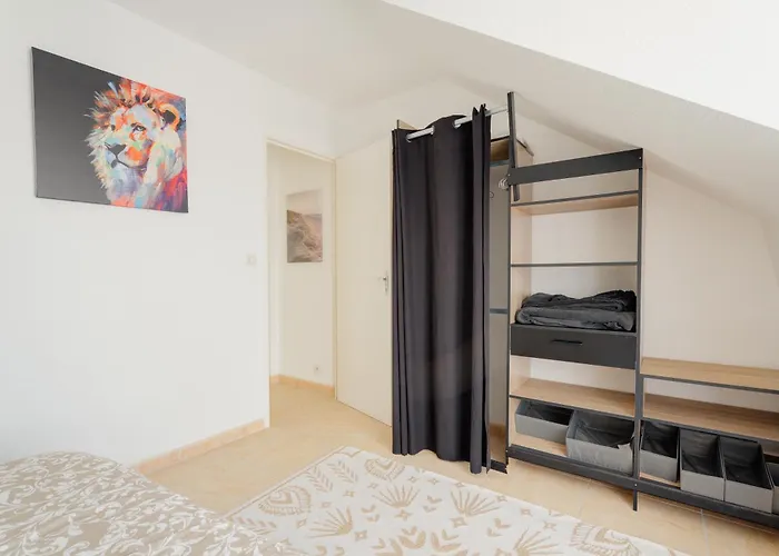 Le Saint Martin Duplexe A La * Brehal